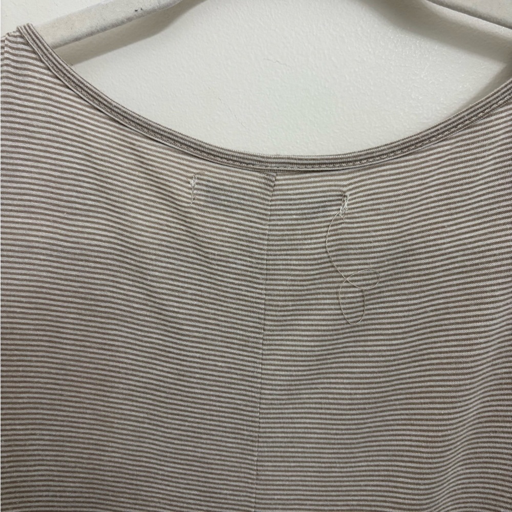 Tank with keyhole neckline and embroidery - Picture 3 of 6
